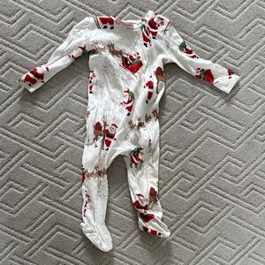 Pottery barn kids White Santa Print One-Piece Pajamas 9-12M